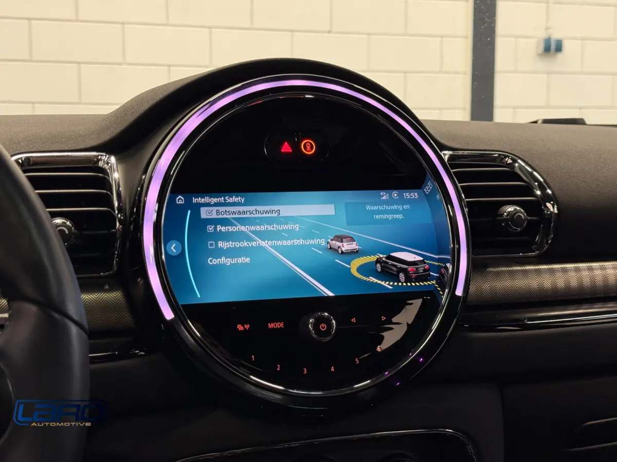 Mini 1.5 Cooper MINI Yours 136 pk | Pano Leer Camera CarPlay Sfeer Keyless
