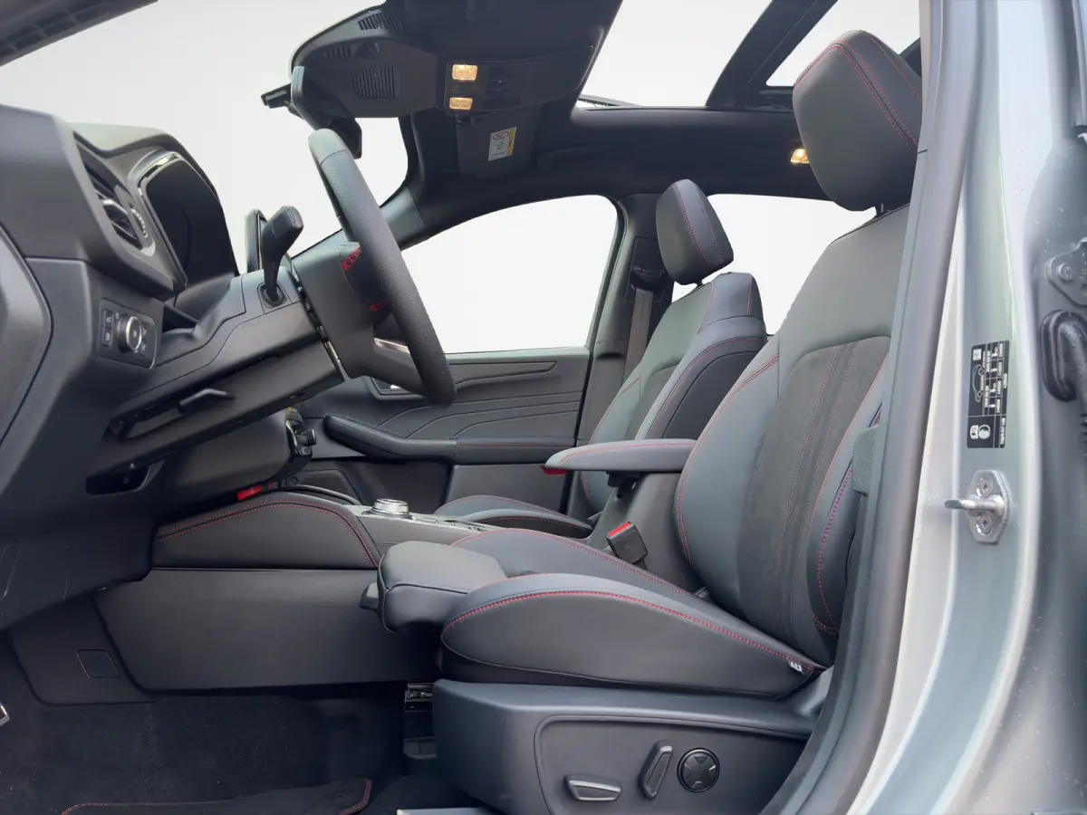 Plug-In Hybrid ST-Line X 243pk | Black-, Winter Pack | Pano | Elek. Trekhaak | Matrix LED |