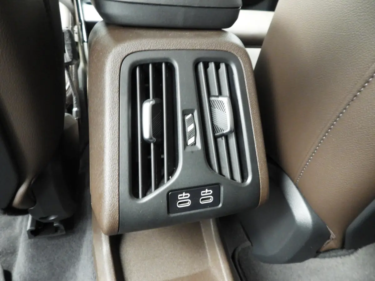 218i | M-Sportpakket | LED | Leder | Navigatie | Sportstoelen | Shadow line | DAB | Alu 18 inch
