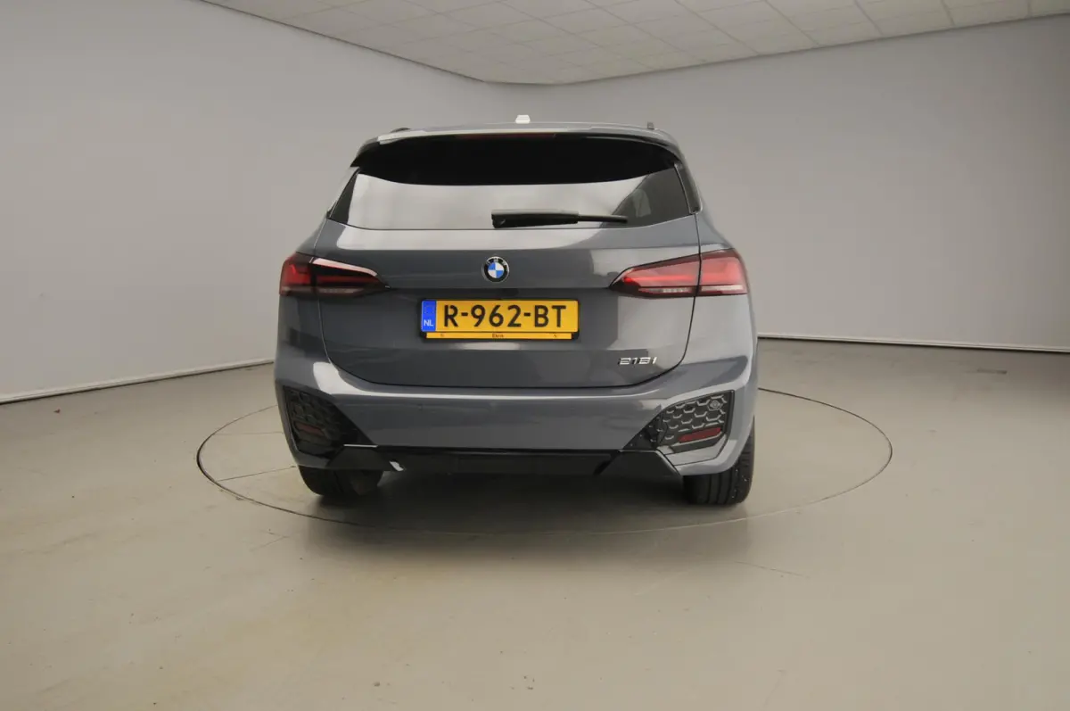 218i | M-Sportpakket | LED | Leder | Navigatie | Sportstoelen | Shadow line | DAB | Alu 18 inch
