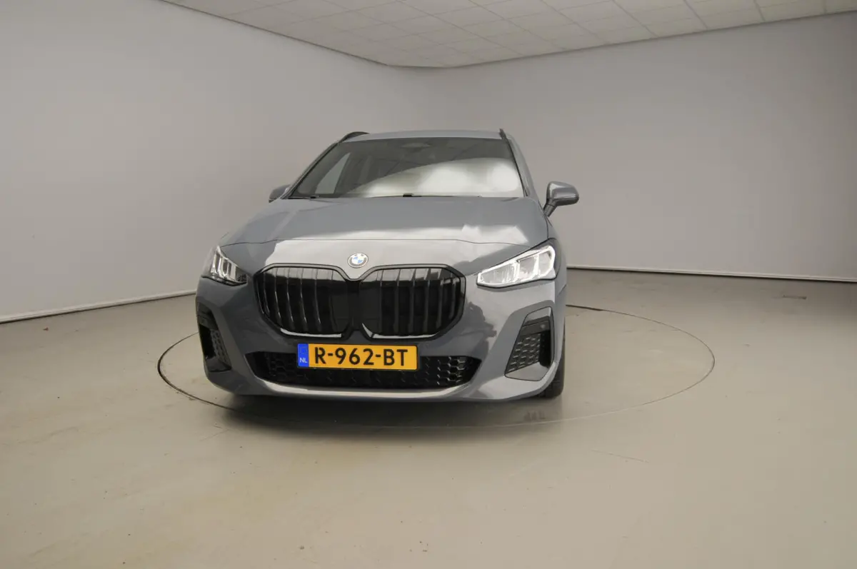 218i | M-Sportpakket | LED | Leder | Navigatie | Sportstoelen | Shadow line | DAB | Alu 18 inch