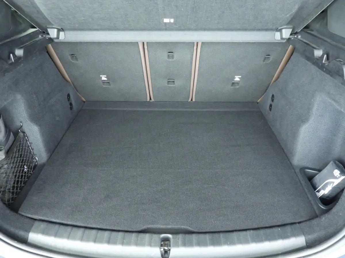 218i | M-Sportpakket | LED | Leder | Navigatie | Sportstoelen | Shadow line | DAB | Alu 18 inch