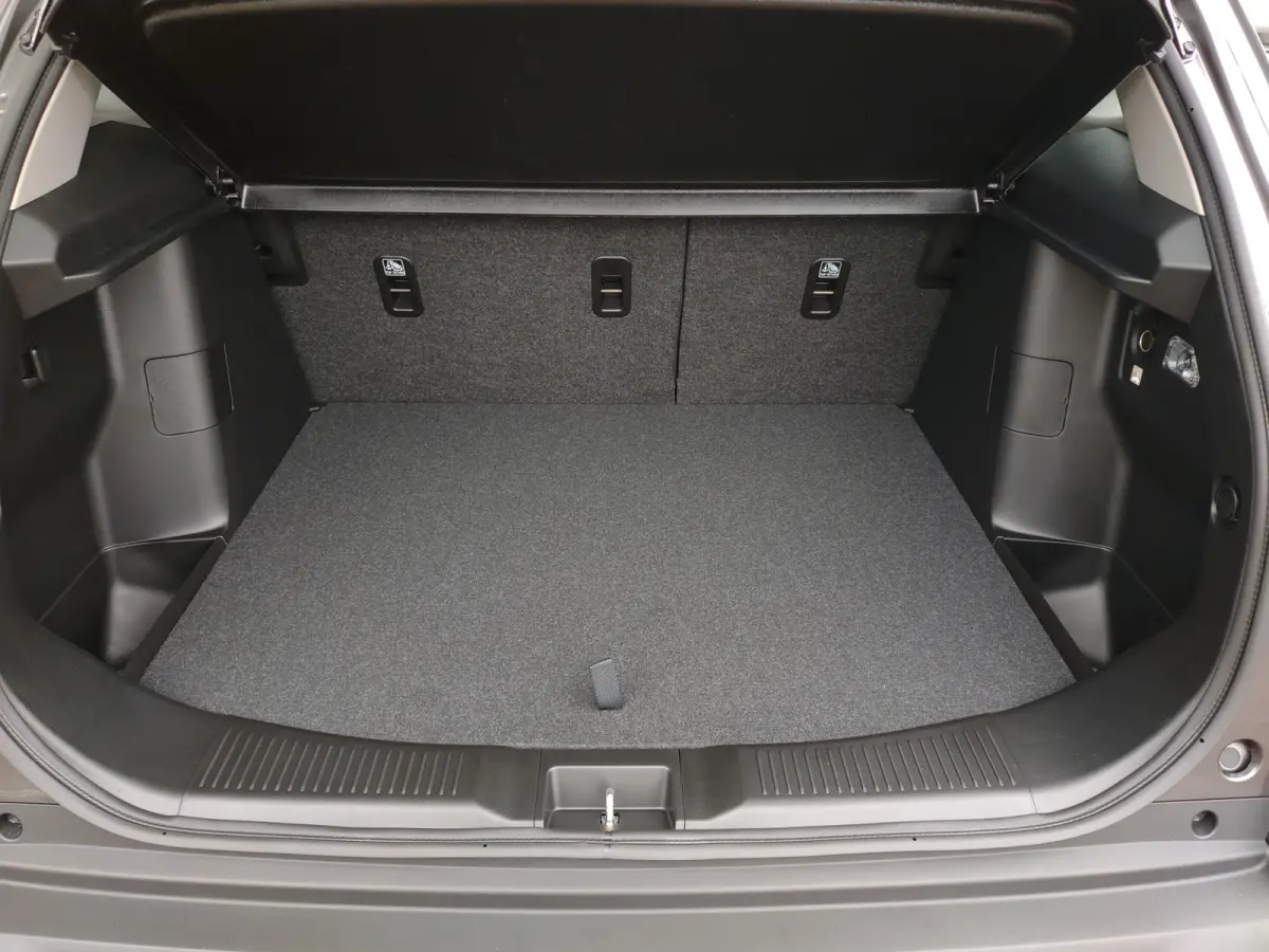 1.4 BOOSTERJET SELECT SMART HYBRID Direct Leverbaar | Tot 10 JAAR GARANTIE! | Inclusief € 1.600,- Voorraad Voordeel
