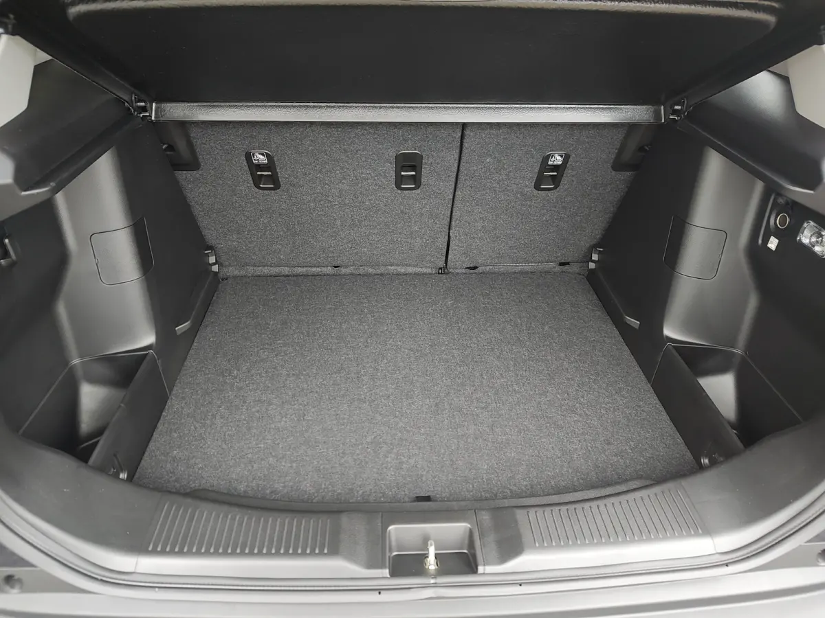 1.4 BOOSTERJET SELECT SMART HYBRID Direct Leverbaar | Tot 10 JAAR GARANTIE! | Inclusief € 1.600,- Voorraad Voordeel