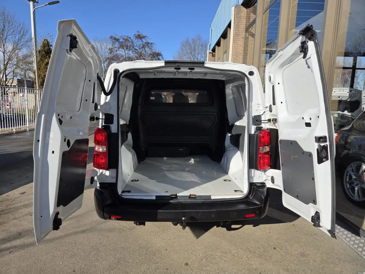 /Fiat Scudo MultiJet DC 6-Persoons Navi A.camera L3