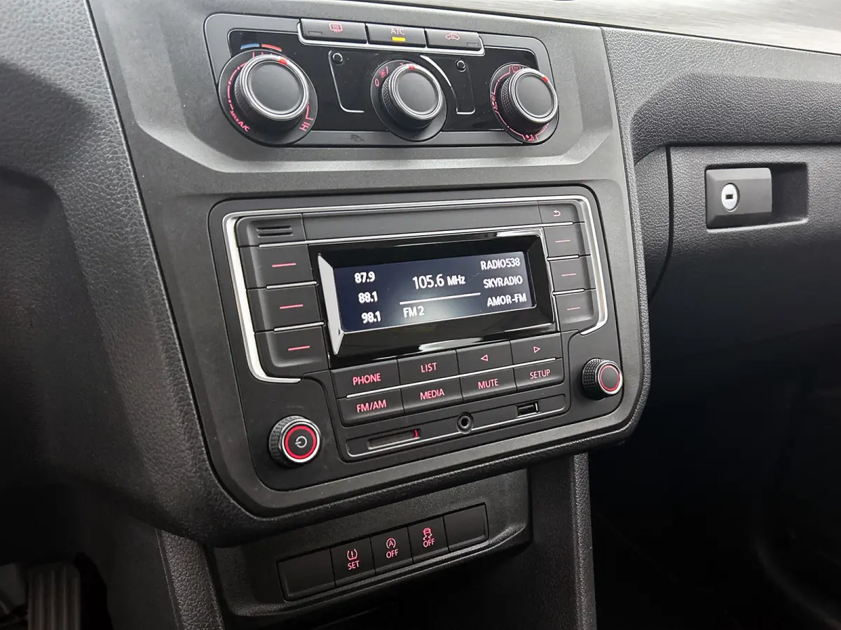2.0 TDI 5Pers. Euro6 Trendline / 2xSchuifdeur / Airco / Pdc. / Radio multimedia / Apk 01-2027