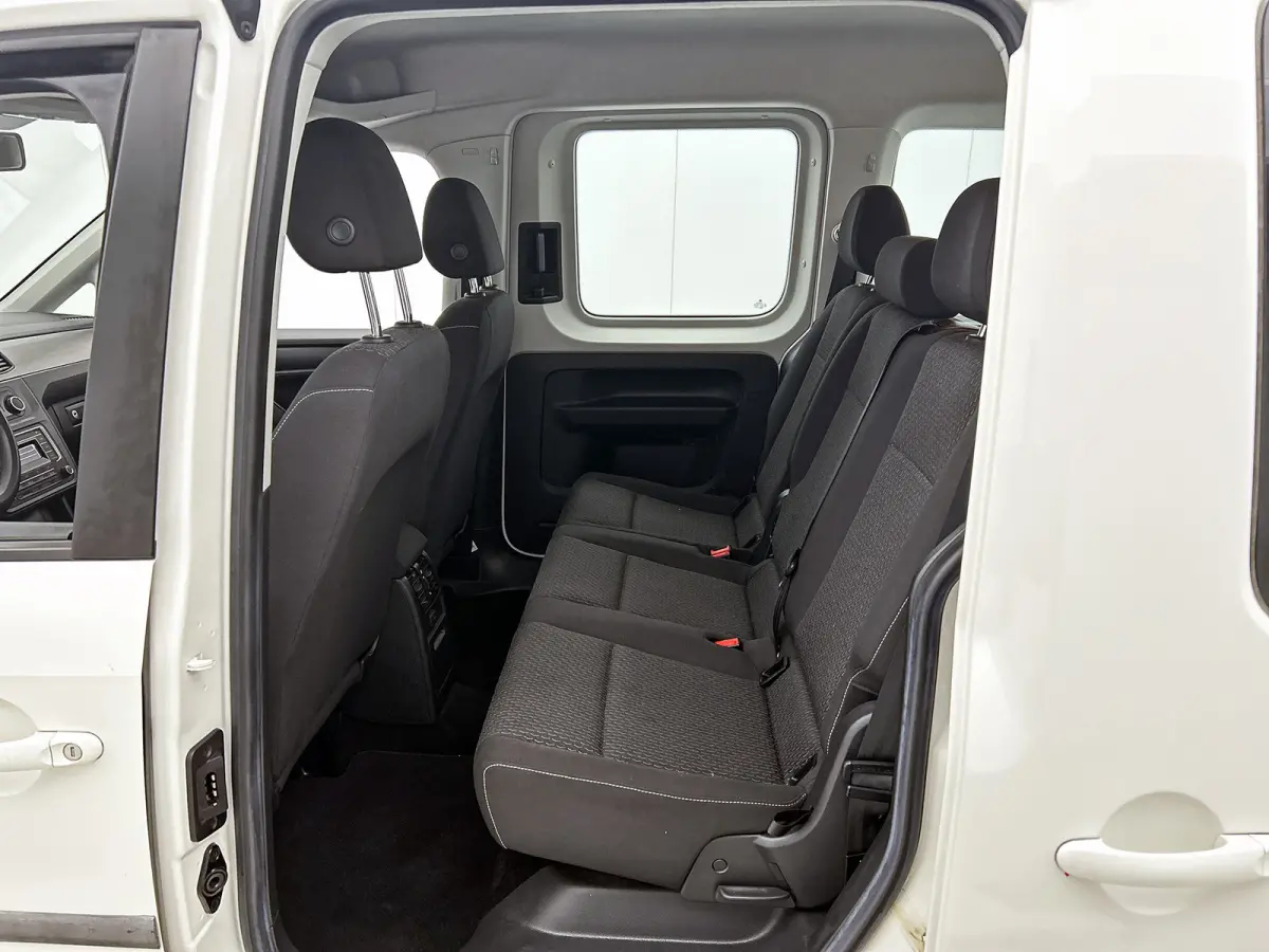 2.0 TDI 5Pers. Euro6 Trendline / 2xSchuifdeur / Airco / Pdc. / Radio multimedia / Apk 01-2027
