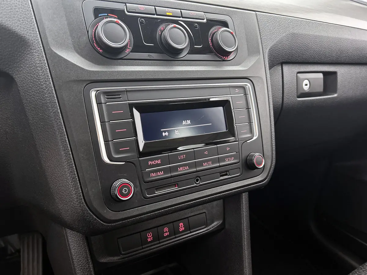 2.0 TDI 5Pers. Euro6 Trendline / 2xSchuifdeur / Airco / Pdc. / Radio multimedia / Apk 01-2027