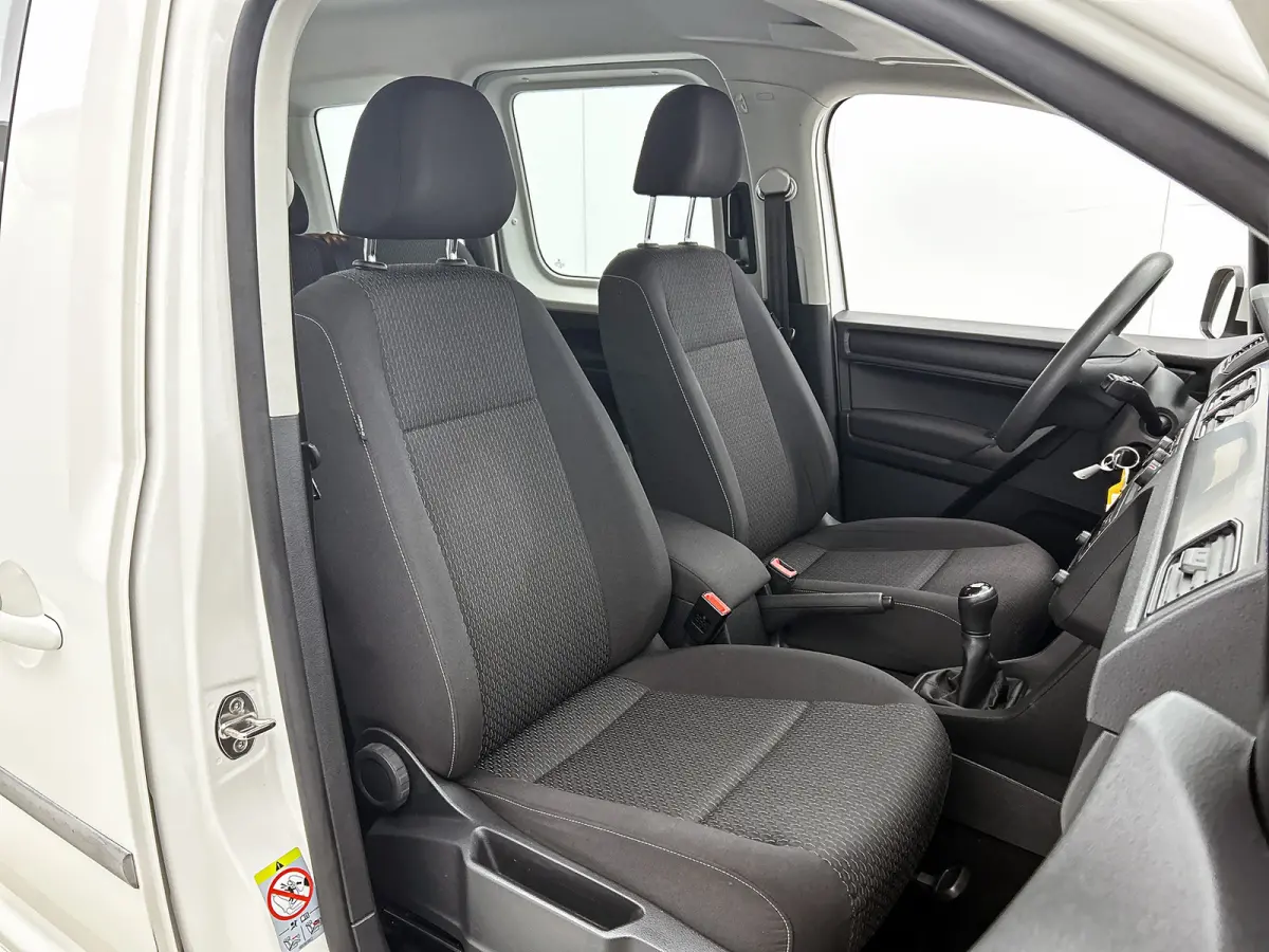 2.0 TDI 5Pers. Euro6 Trendline / 2xSchuifdeur / Airco / Pdc. / Radio multimedia / Apk 01-2027