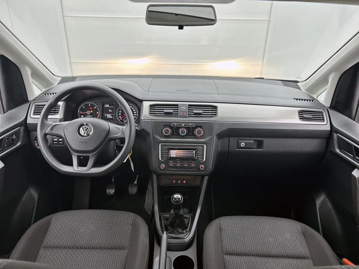 2.0 TDI 5Pers. Euro6 Trendline / 2xSchuifdeur / Airco / Pdc. / Radio multimedia / Apk 01-2027
