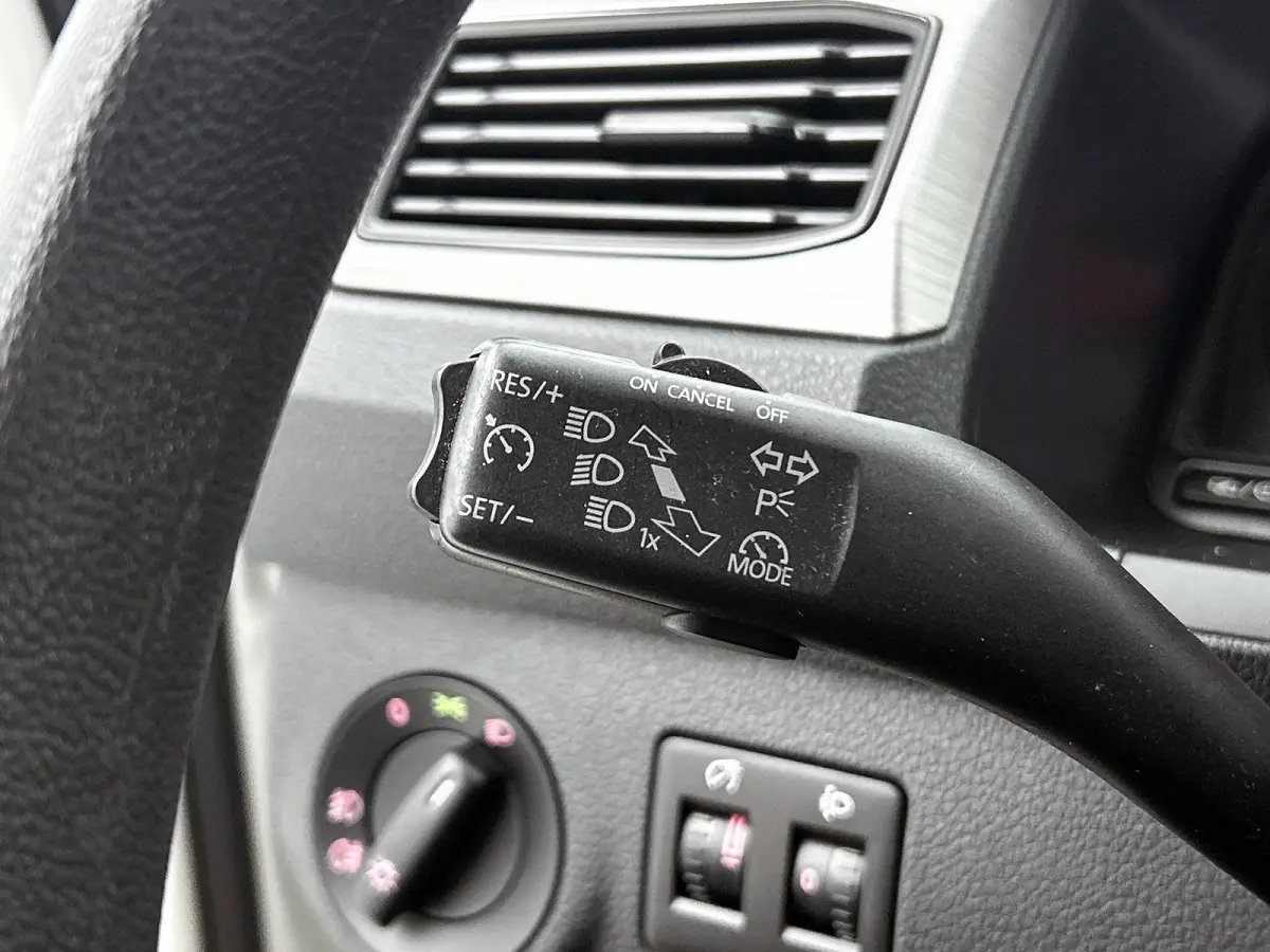 2.0 TDI 5Pers. Euro6 Trendline / 2xSchuifdeur / Airco / Pdc. / Radio multimedia / Apk 01-2027