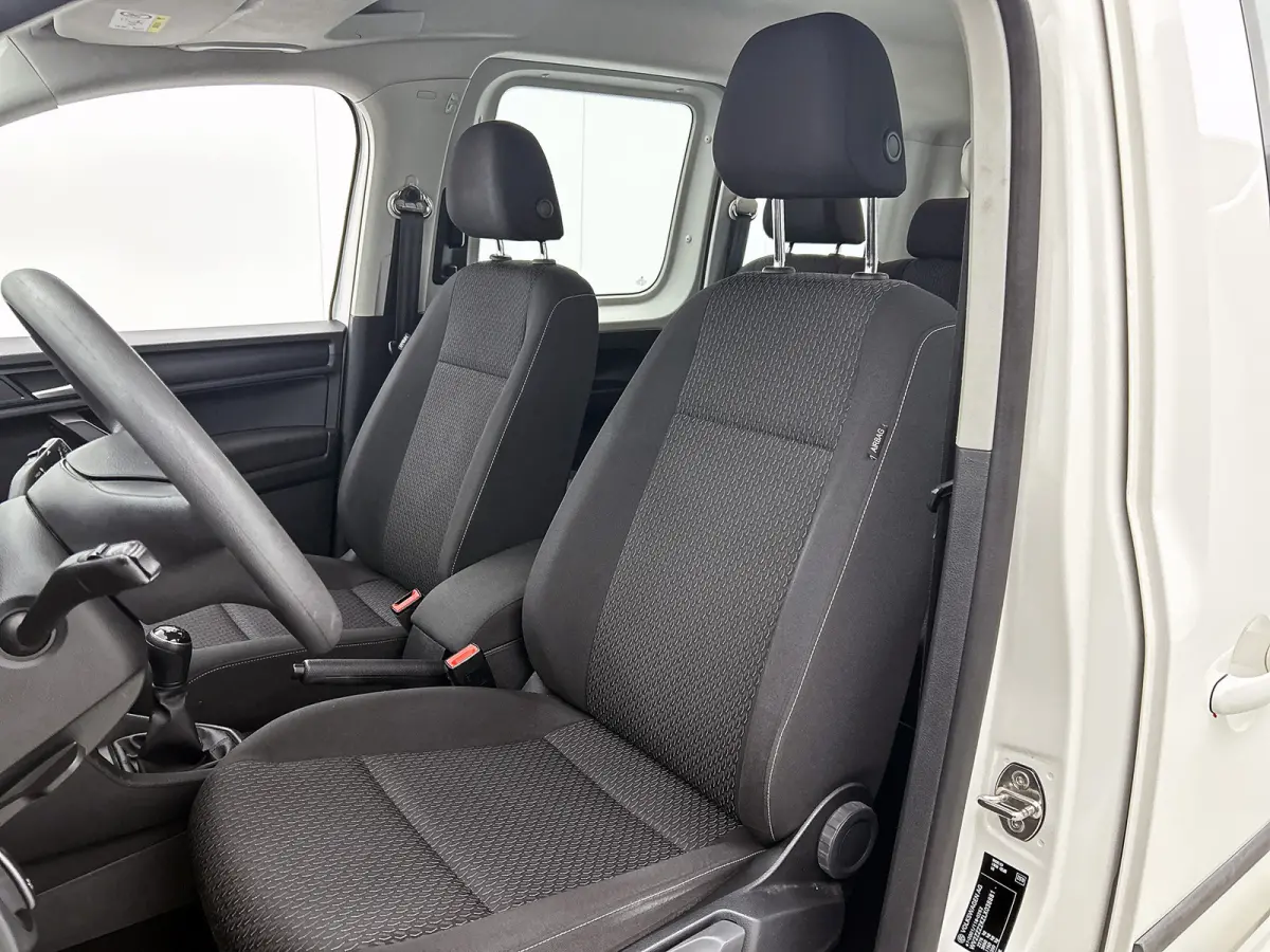 2.0 TDI 5Pers. Euro6 Trendline / 2xSchuifdeur / Airco / Pdc. / Radio multimedia / Apk 01-2027