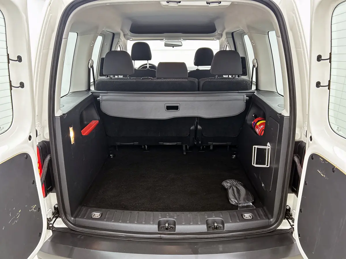 2.0 TDI 5Pers. Euro6 Trendline / 2xSchuifdeur / Airco / Pdc. / Radio multimedia / Apk 01-2027