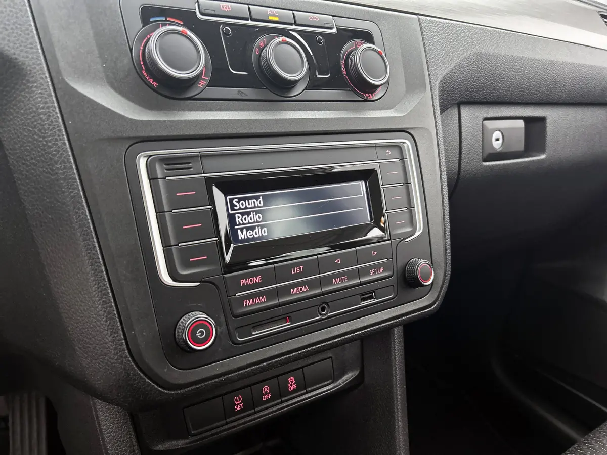 2.0 TDI 5Pers. Euro6 Trendline / 2xSchuifdeur / Airco / Pdc. / Radio multimedia / Apk 01-2027