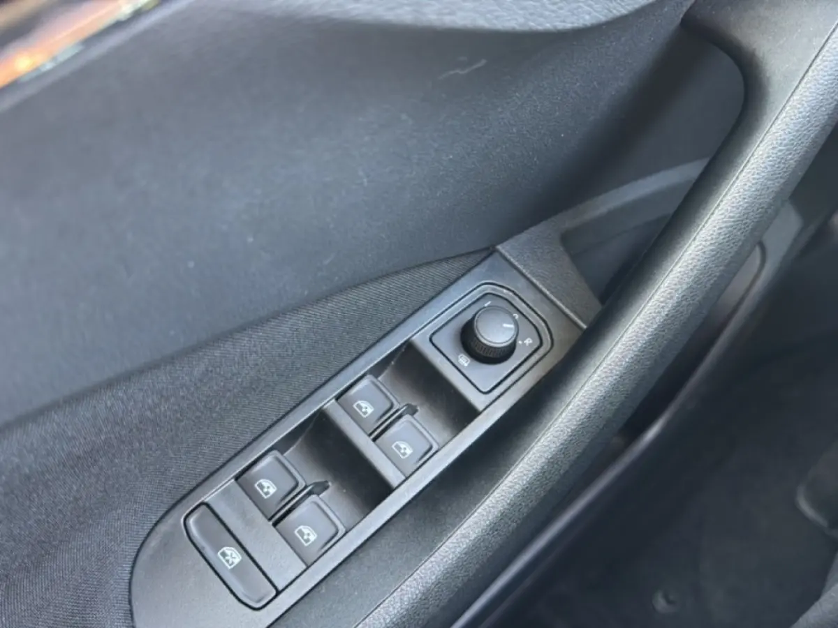 1.0 TSI CLEVER TREKHAAK/PDC/STOELVERW