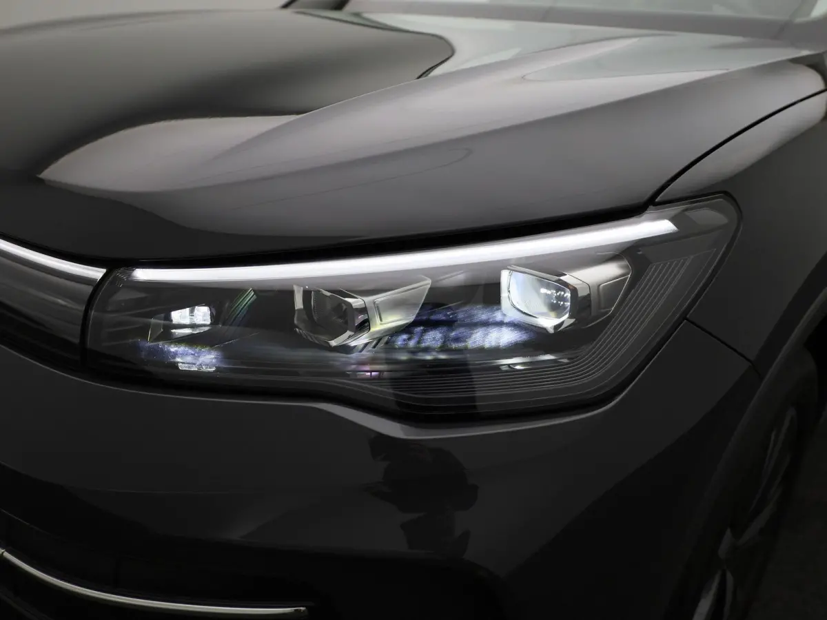 1.5 eHybrid Life Edition 204 PK | Panoramadak | Stoelverwarming | LED Koplampen | Apple Carplay | Navigatie | Keyless access | Camera | Elektrische achterklep | Stuurverwarming | Android Aut