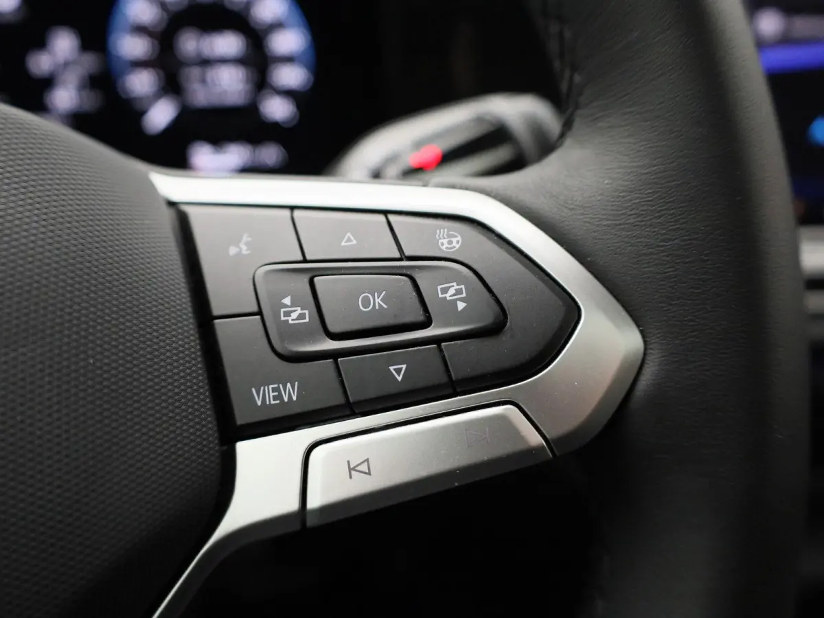 1.5 eHybrid Life Edition 204 PK | Panoramadak | Stoelverwarming | LED Koplampen | Apple Carplay | Navigatie | Keyless access | Camera | Elektrische achterklep | Stuurverwarming | Android Aut
