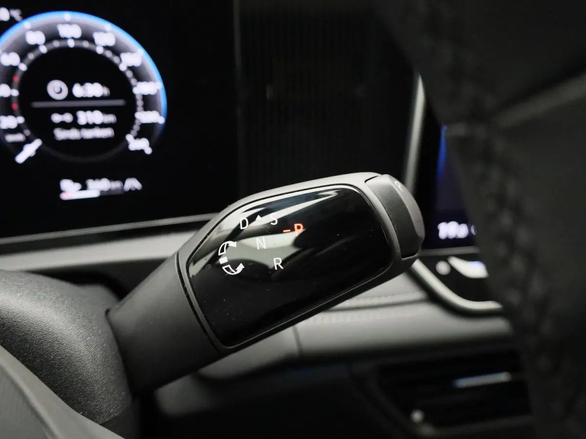 1.5 eHybrid Life Edition 204 PK | Panoramadak | Stoelverwarming | LED Koplampen | Apple Carplay | Navigatie | Keyless access | Camera | Elektrische achterklep | Stuurverwarming | Android Aut