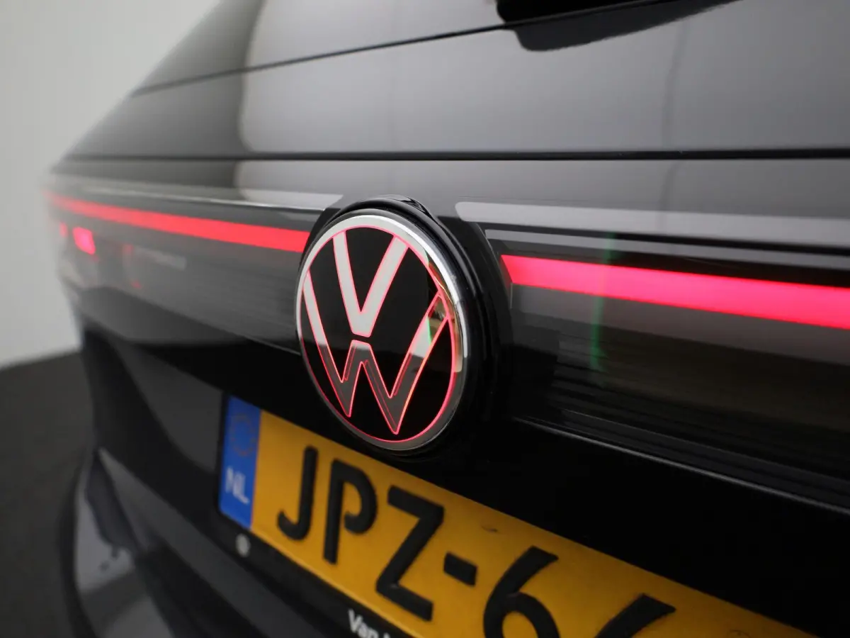 1.5 eHybrid Life Edition 204 PK | Panoramadak | Stoelverwarming | LED Koplampen | Apple Carplay | Navigatie | Keyless access | Camera | Elektrische achterklep | Stuurverwarming | Android Aut