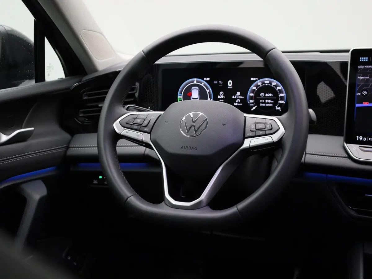 1.5 eHybrid Life Edition 204 PK | Panoramadak | Stoelverwarming | LED Koplampen | Apple Carplay | Navigatie | Keyless access | Camera | Elektrische achterklep | Stuurverwarming | Android Aut