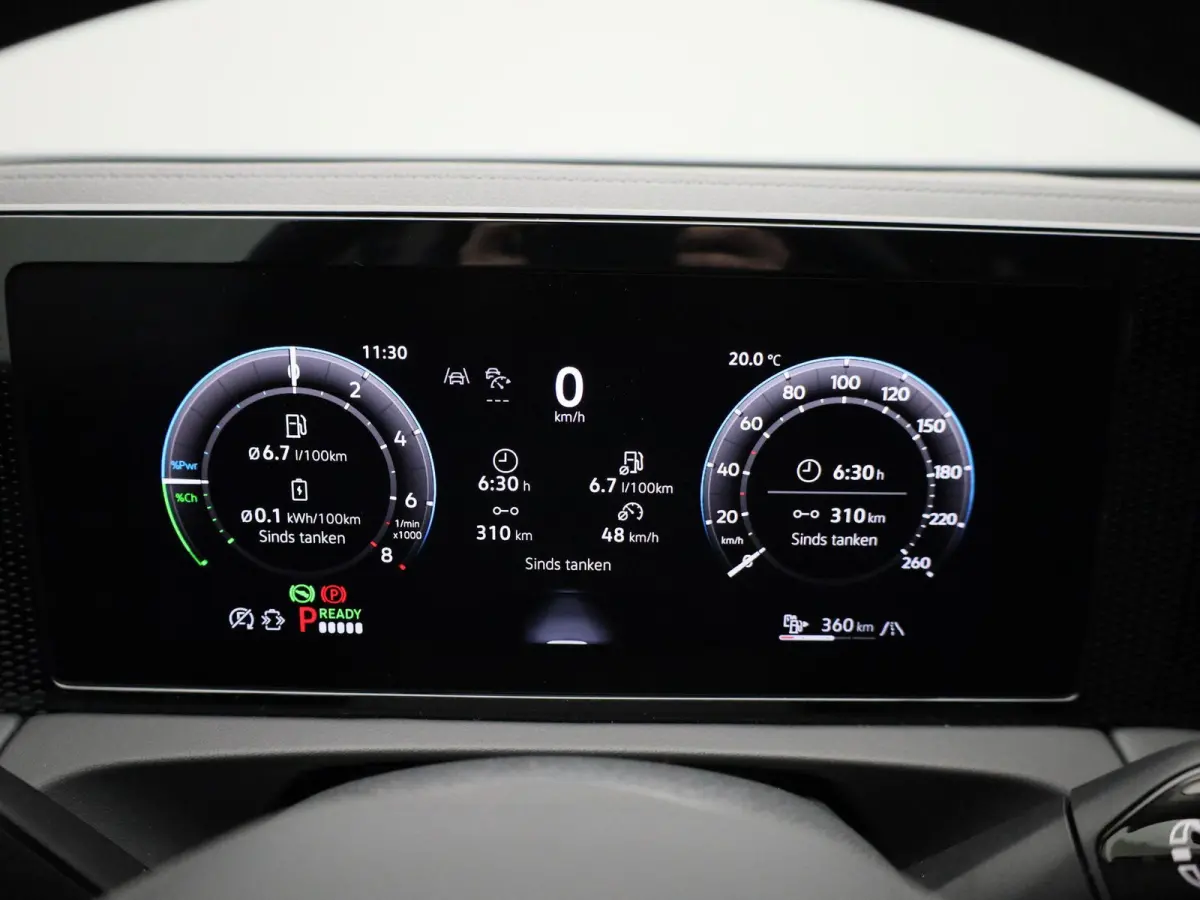1.5 eHybrid Life Edition 204 PK | Panoramadak | Stoelverwarming | LED Koplampen | Apple Carplay | Navigatie | Keyless access | Camera | Elektrische achterklep | Stuurverwarming | Android Aut