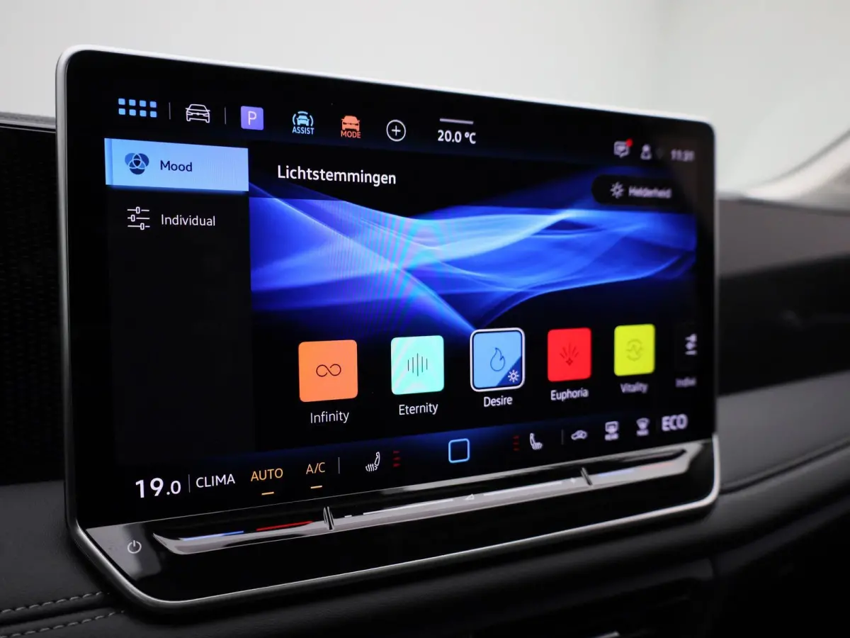 1.5 eHybrid Life Edition 204 PK | Panoramadak | Stoelverwarming | LED Koplampen | Apple Carplay | Navigatie | Keyless access | Camera | Elektrische achterklep | Stuurverwarming | Android Aut