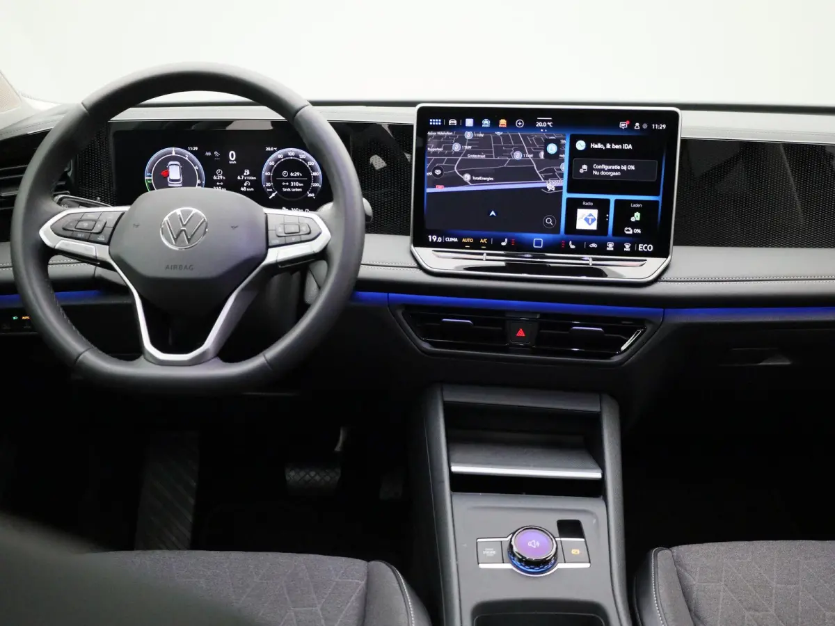 1.5 eHybrid Life Edition 204 PK | Panoramadak | Stoelverwarming | LED Koplampen | Apple Carplay | Navigatie | Keyless access | Camera | Elektrische achterklep | Stuurverwarming | Android Aut