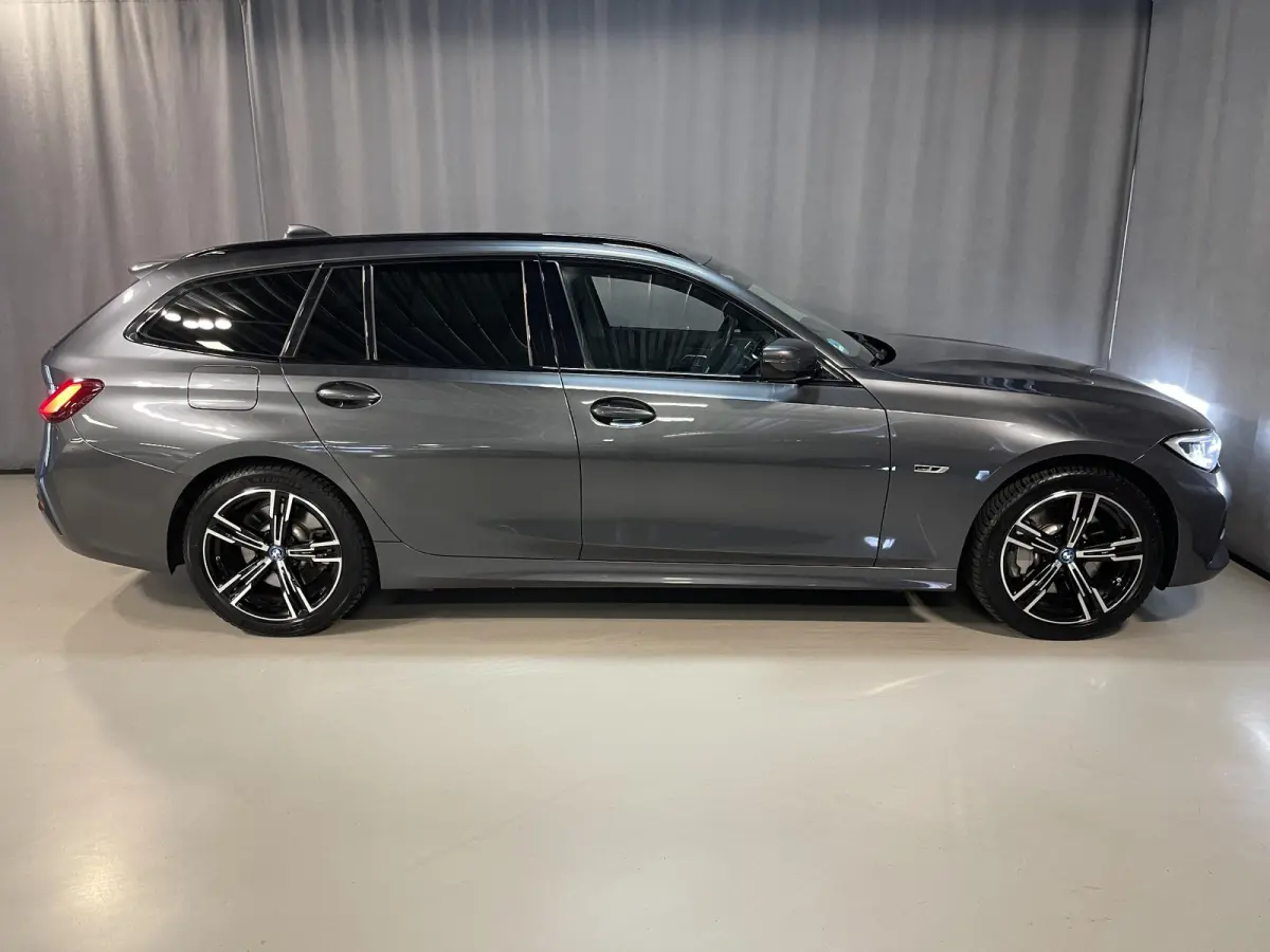 330e xDrive Business Edition Plus 18"/Trekhaak/Laser LED/Head-up/Stoelverwarming/Elektrische klep/Keyless/Apple Carplay & Android Auto