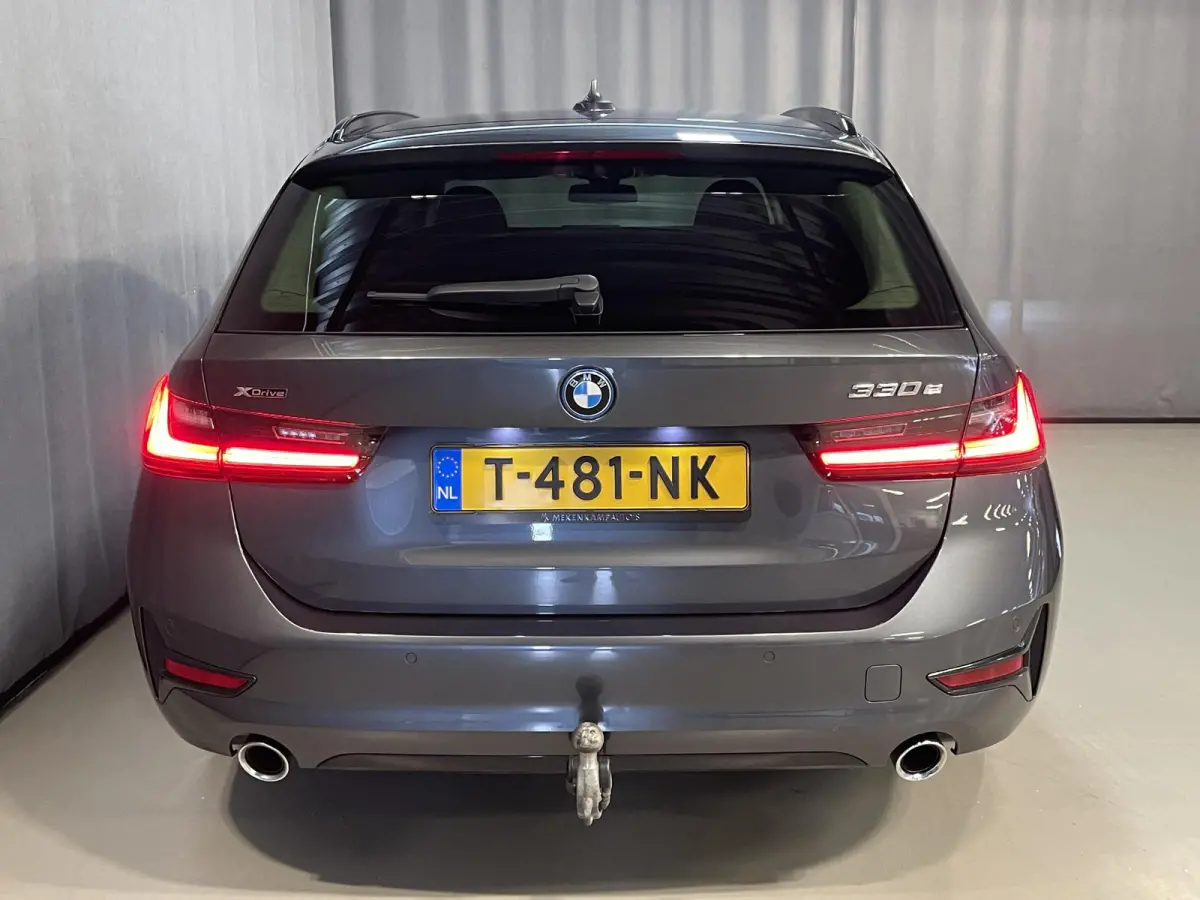 330e xDrive Business Edition Plus 18"/Trekhaak/Laser LED/Head-up/Stoelverwarming/Elektrische klep/Keyless/Apple Carplay & Android Auto