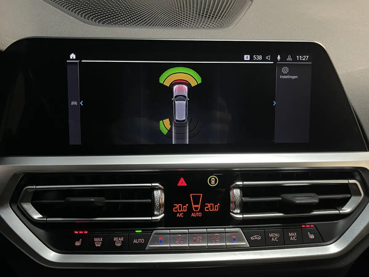 330e xDrive Business Edition Plus 18"/Trekhaak/Laser LED/Head-up/Stoelverwarming/Elektrische klep/Keyless/Apple Carplay & Android Auto