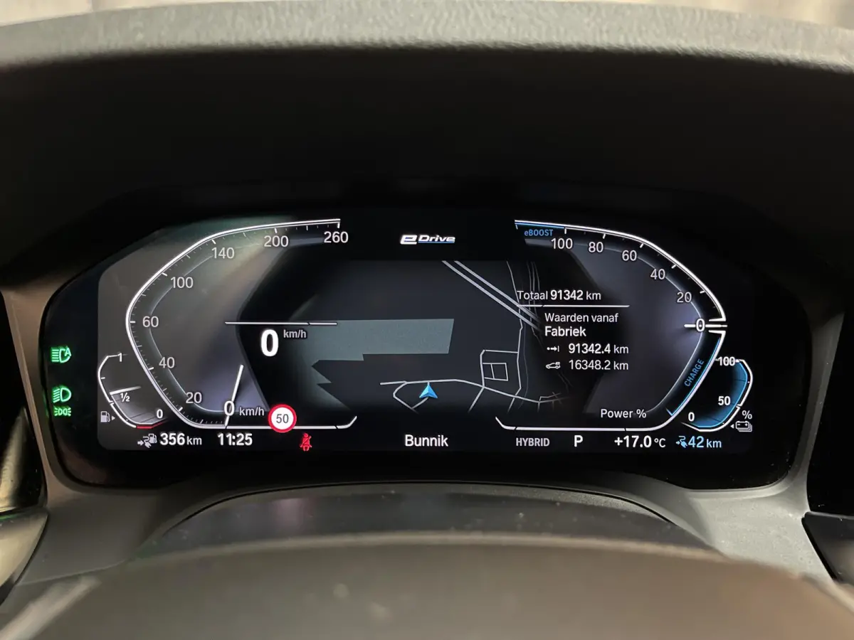 330e xDrive Business Edition Plus 18"/Trekhaak/Laser LED/Head-up/Stoelverwarming/Elektrische klep/Keyless/Apple Carplay & Android Auto