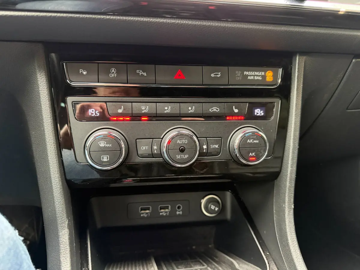 1.5 TSI FR Business Intense Automaat LEER trekhaak