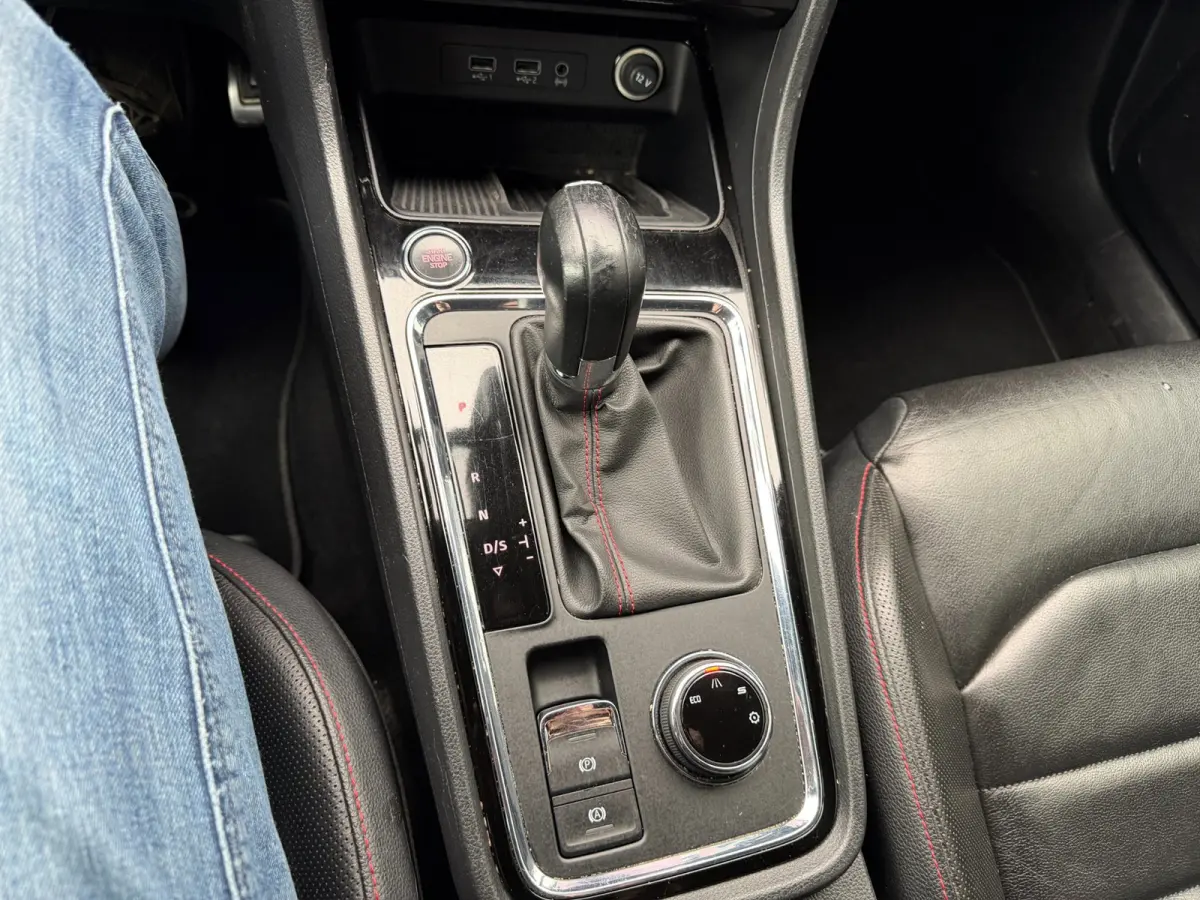 1.5 TSI FR Business Intense Automaat LEER trekhaak