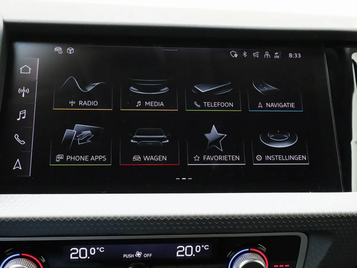 30 TFSI Advanced edition 116 PK | S-line | Adaptive cruise control l Stoelverwarming l Climate control l Navigatie l Apple Carplay / Android Auto l LED-koplampen l Privacy glas l Optiekpakke