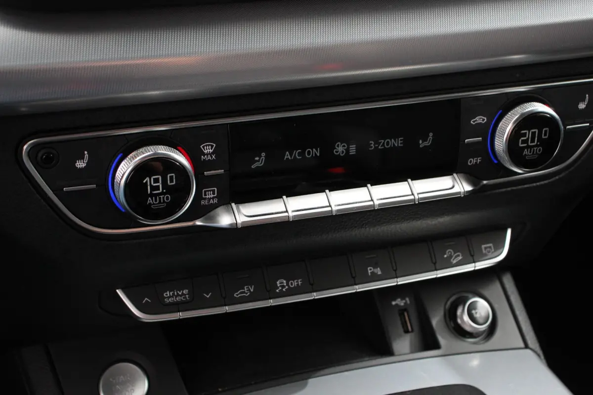 50 TFSI e quattro Pro Line S Line Plugin Hybrid Navigatie Cruise Control Climate Control LED Koplampen Parkeersensoren Rondom Stoelverwarming Virtual Cockpit