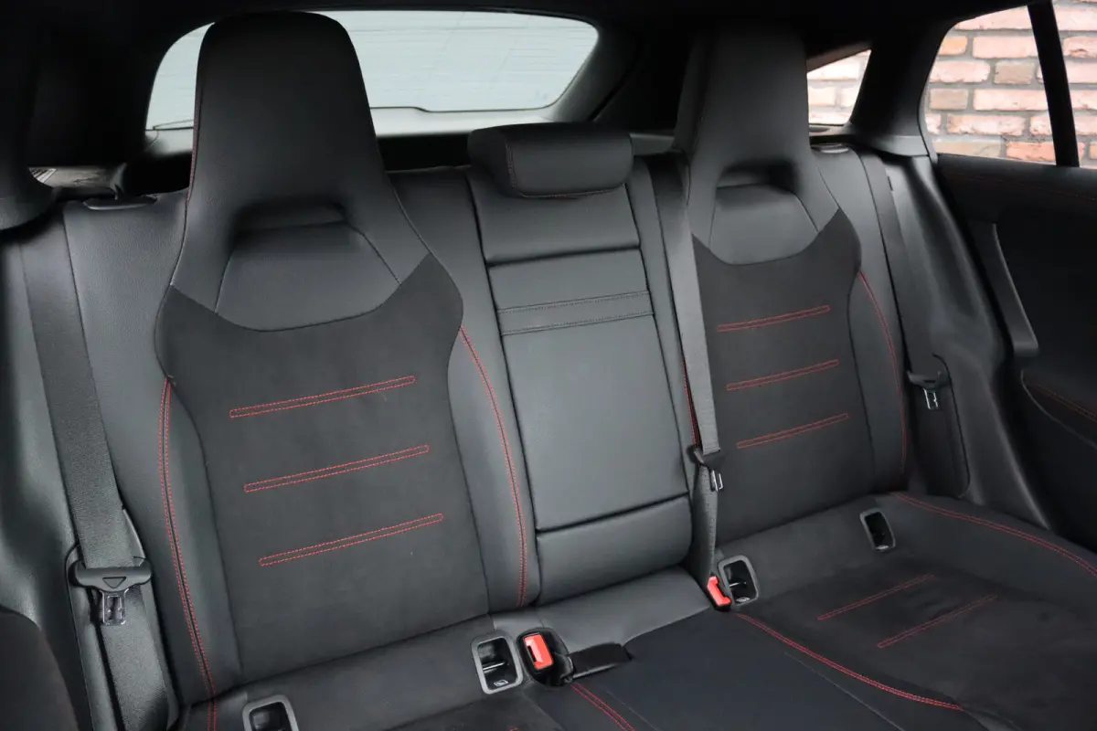 250 e AMG Line | Facelift | Distronic | Surround Camera | Verwarmd Stuurwiel | Keyless Go | Sfeerverlichting | Apple Carplay/Android Auto | Multibeam LED |