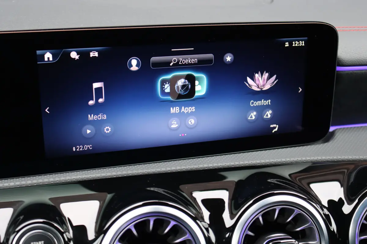250 e AMG Line | Facelift | Distronic | Surround Camera | Verwarmd Stuurwiel | Keyless Go | Sfeerverlichting | Apple Carplay/Android Auto | Multibeam LED |