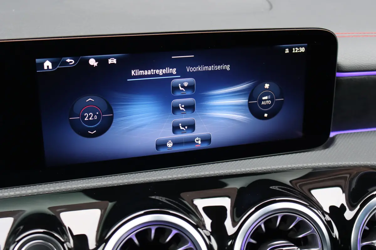 250 e AMG Line | Facelift | Distronic | Surround Camera | Verwarmd Stuurwiel | Keyless Go | Sfeerverlichting | Apple Carplay/Android Auto | Multibeam LED |