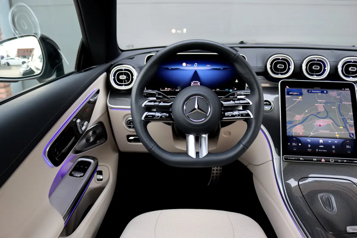 200 AMG Line | Distronic | Memory | Burmester | Panoramadak | HUD | Digital Light | Verwarmd Stuurwiel | Surround Camera | Keyless Go | Nightpakket |