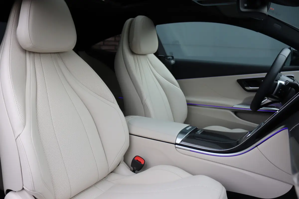 200 AMG Line | Distronic | Memory | Burmester | Panoramadak | HUD | Digital Light | Verwarmd Stuurwiel | Surround Camera | Keyless Go | Nightpakket |