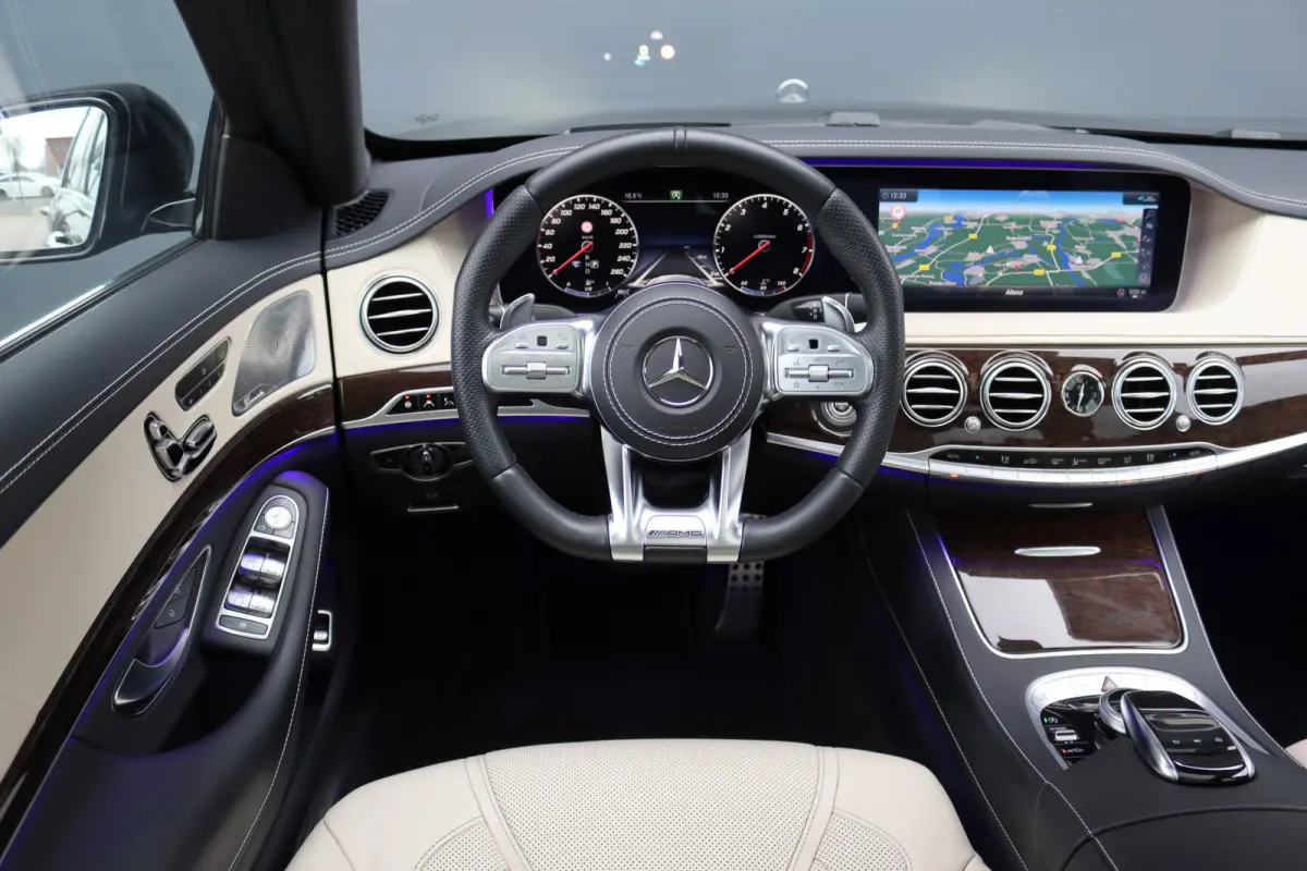560 AMG Line Premium | V8 | Active Body Control | Distronic+ | HUD | Panoramadak | Burmester | Nachtzicht | Intelligent Light System | Soft-Close | Keyless Go | Camera | Nappa Leder |