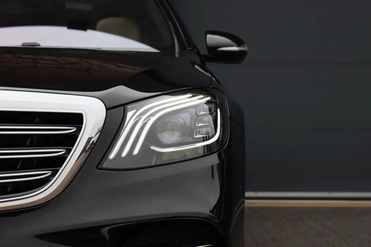560 AMG Line Premium | V8 | Active Body Control | Distronic+ | HUD | Panoramadak | Burmester | Nachtzicht | Intelligent Light System | Soft-Close | Keyless Go | Camera | Nappa Leder |