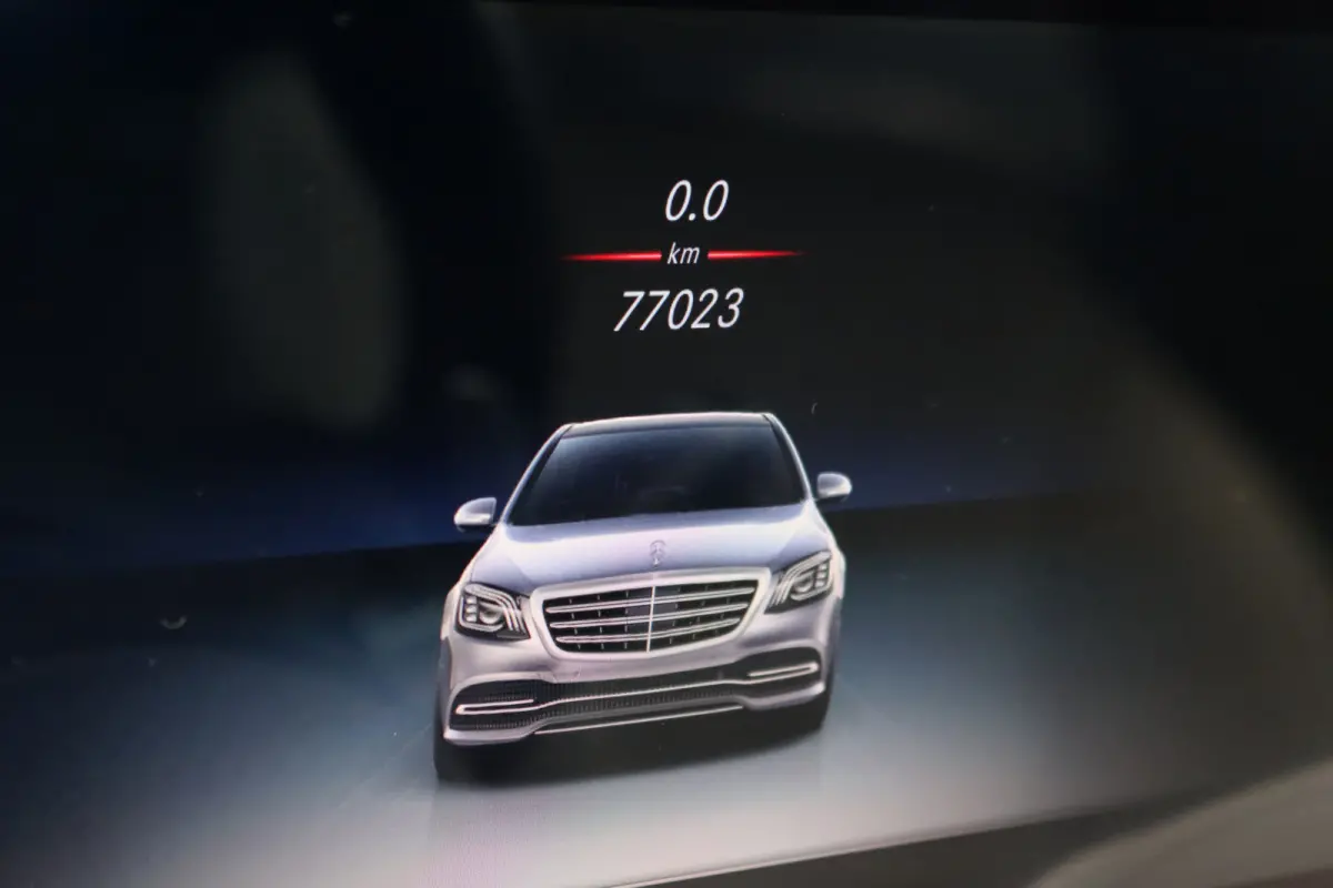 560 AMG Line Premium | V8 | Active Body Control | Distronic+ | HUD | Panoramadak | Burmester | Nachtzicht | Intelligent Light System | Soft-Close | Keyless Go | Camera | Nappa Leder |