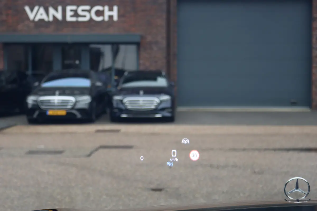 560 AMG Line Premium | V8 | Active Body Control | Distronic+ | HUD | Panoramadak | Burmester | Nachtzicht | Intelligent Light System | Soft-Close | Keyless Go | Camera | Nappa Leder |