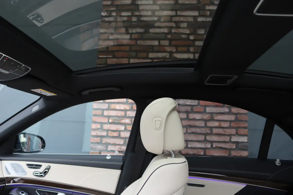 560 AMG Line Premium | V8 | Active Body Control | Distronic+ | HUD | Panoramadak | Burmester | Nachtzicht | Intelligent Light System | Soft-Close | Keyless Go | Camera | Nappa Leder |