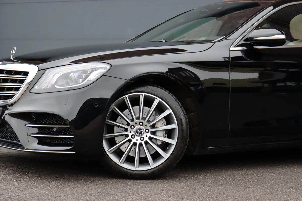 560 AMG Line Premium | V8 | Active Body Control | Distronic+ | HUD | Panoramadak | Burmester | Nachtzicht | Intelligent Light System | Soft-Close | Keyless Go | Camera | Nappa Leder |
