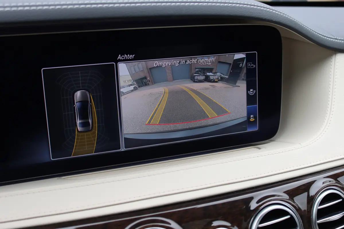 560 AMG Line Premium | V8 | Active Body Control | Distronic+ | HUD | Panoramadak | Burmester | Nachtzicht | Intelligent Light System | Soft-Close | Keyless Go | Camera | Nappa Leder |