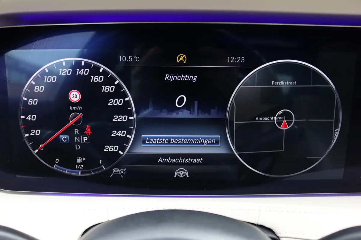 560 AMG Line Premium | V8 | Active Body Control | Distronic+ | HUD | Panoramadak | Burmester | Nachtzicht | Intelligent Light System | Soft-Close | Keyless Go | Camera | Nappa Leder |
