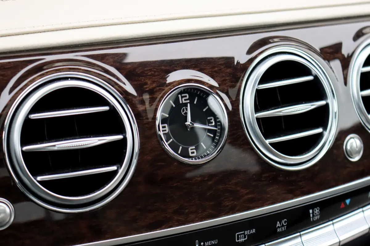 560 AMG Line Premium | V8 | Active Body Control | Distronic+ | HUD | Panoramadak | Burmester | Nachtzicht | Intelligent Light System | Soft-Close | Keyless Go | Camera | Nappa Leder |