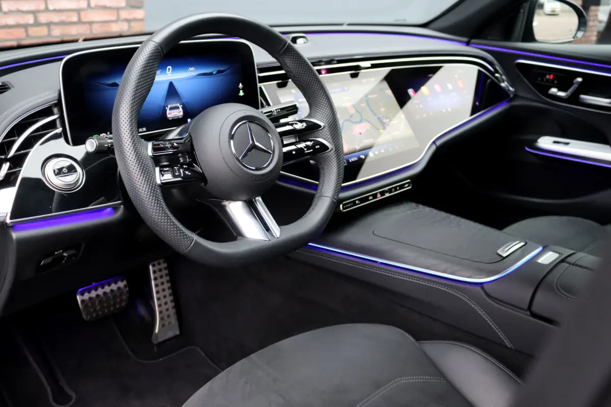 220 d AMG Line | Hyperscreen | Distronic | Memory | Surround Camera | Keyless Go | Verwarmd Stuurwiel | Digital Light | Nightpakket | Dodehoekassistent |